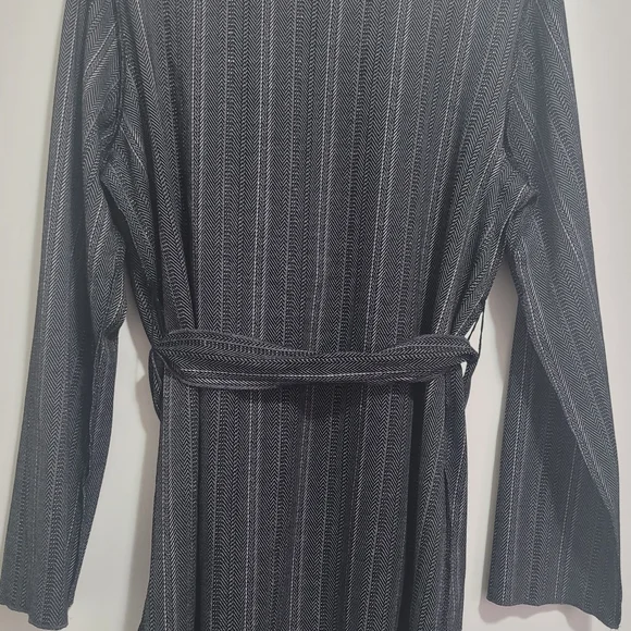 Jacket - Picture 3 of 10